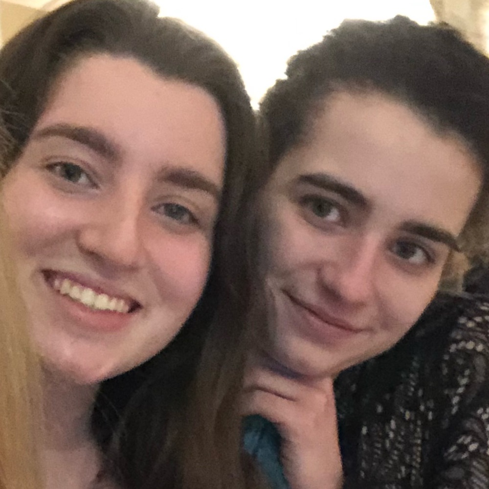 Meet your Poshers: Ana and Lorena
